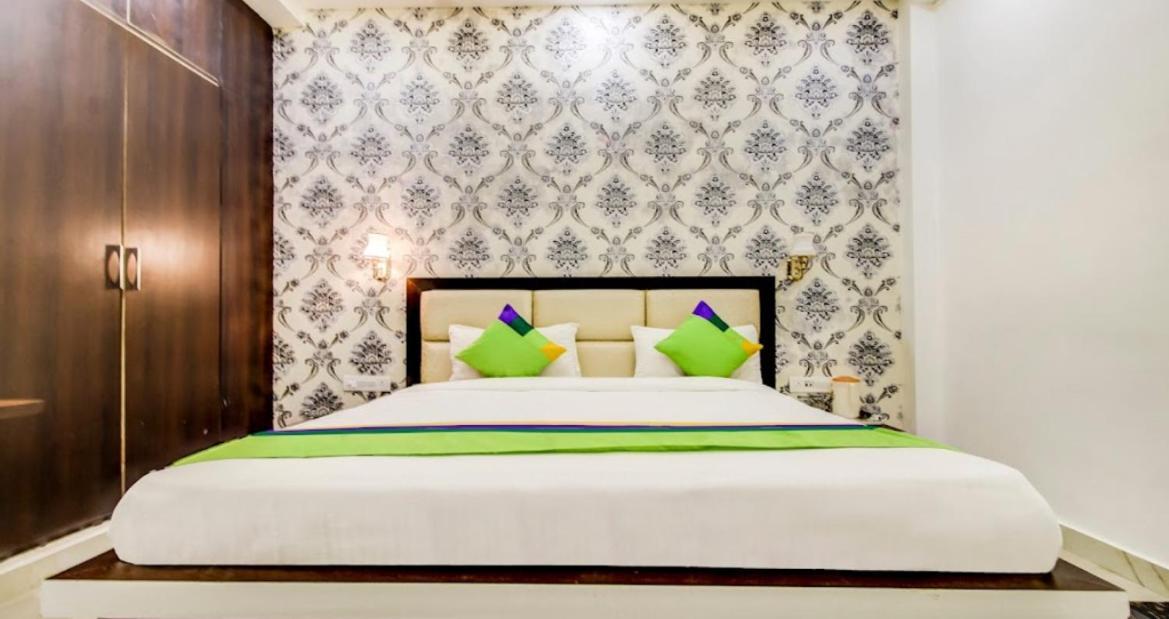 Hotel Whitehouse Ac Family Room Agra  Exterior photo